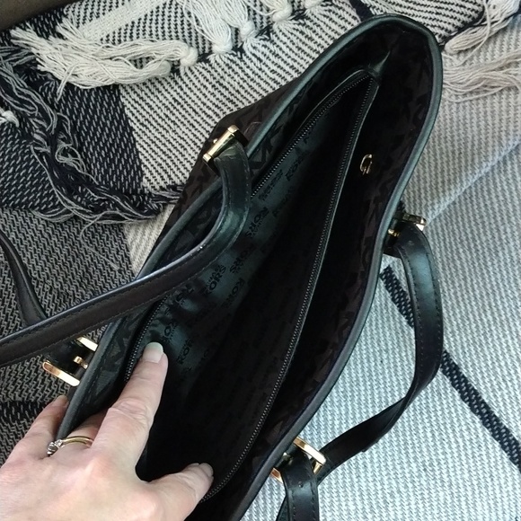 Michael Kors Monogram Shoulder Bag - Picture 4 of 6